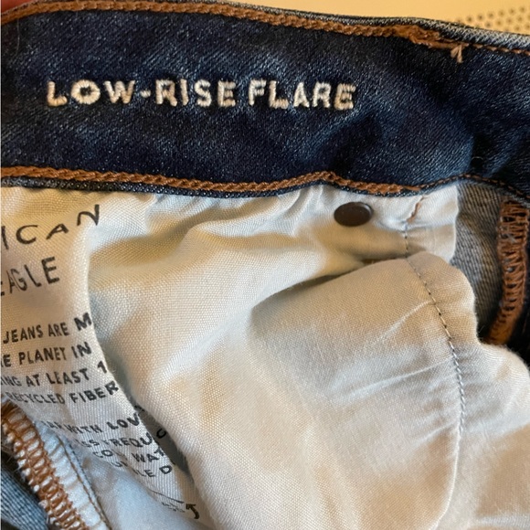 American Eagle women’s jeans. Size 6 regular. Next level stretch. Like new! - Picture 4 of 6